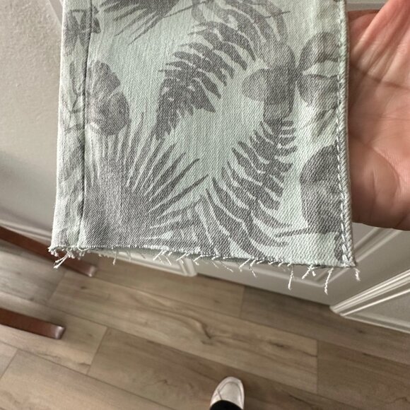 Joes The Icon Mid Rise Skinny Crop Jeans Size 26 Tropical Green Gray Leaf Print - Picture 11 of 14